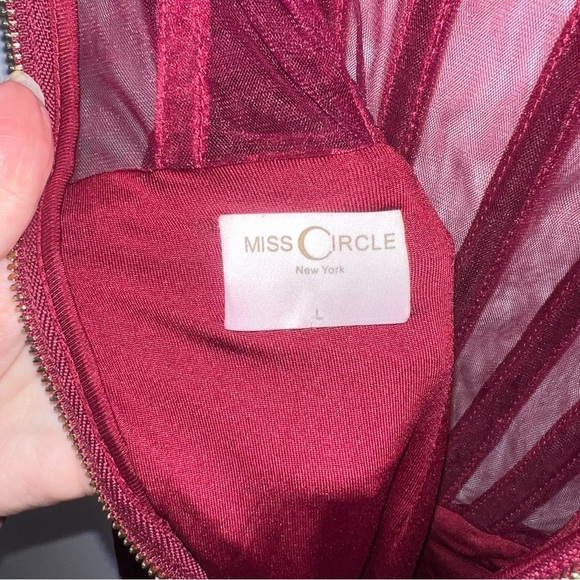 Miss Circle Irisa Burgundy Velvet Draping Off Shoulder Corset Dress Large - Picture 4 of 13